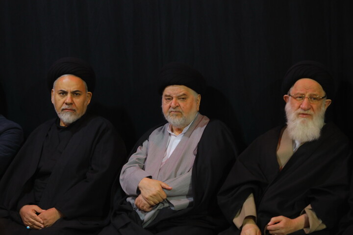 تصاویر / مراسم بزرگداشت رهبر شهید در بیت آیت الله العظمی سیستانی در قم