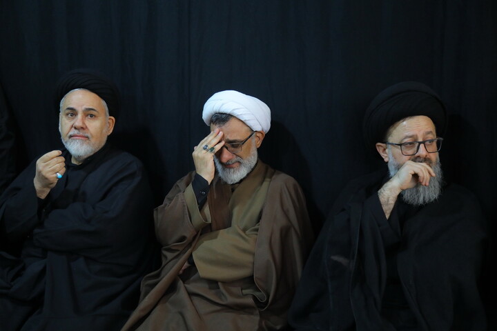 تصاویر / مراسم بزرگداشت رهبر شهید در بیت آیت الله العظمی سیستانی در قم