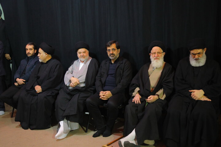 تصاویر / مراسم بزرگداشت رهبر شهید در بیت آیت الله العظمی سیستانی در قم