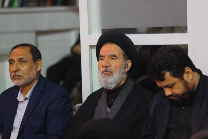 تصاویر / مراسم بزرگداشت رهبر شهید در بیت آیت الله العظمی سیستانی در قم