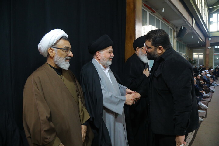 تصاویر / مراسم بزرگداشت رهبر شهید در بیت آیت الله العظمی سیستانی در قم