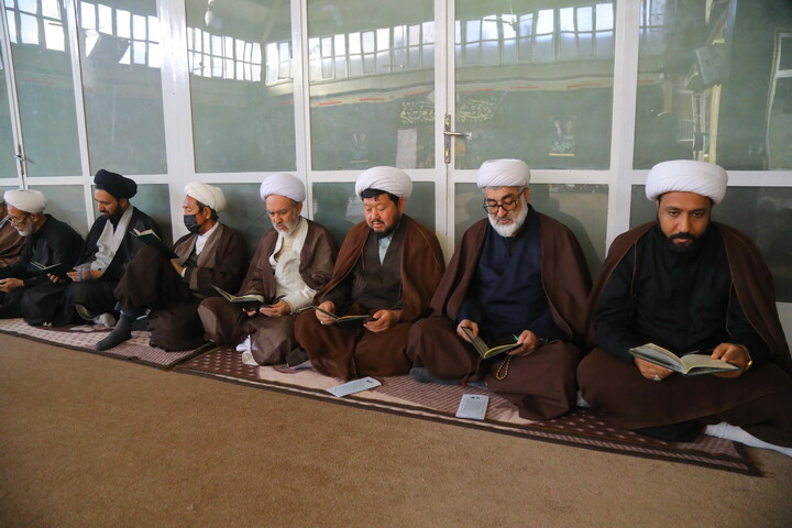 تصاویر / مراسم بزرگداشت رهبر شهید در بیت آیت الله العظمی سیستانی در قم