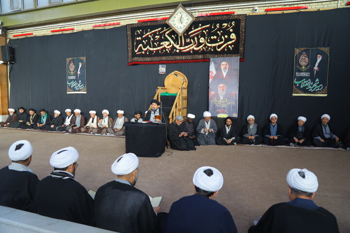 تصاویر / مراسم بزرگداشت رهبر شهید در بیت آیت الله العظمی سیستانی در قم