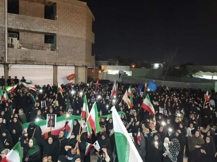 تصاویر/ بنک همچنان پای کار انقلاب