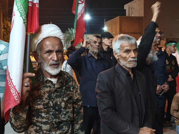 تصاویر/ بنک همچنان پای کار انقلاب