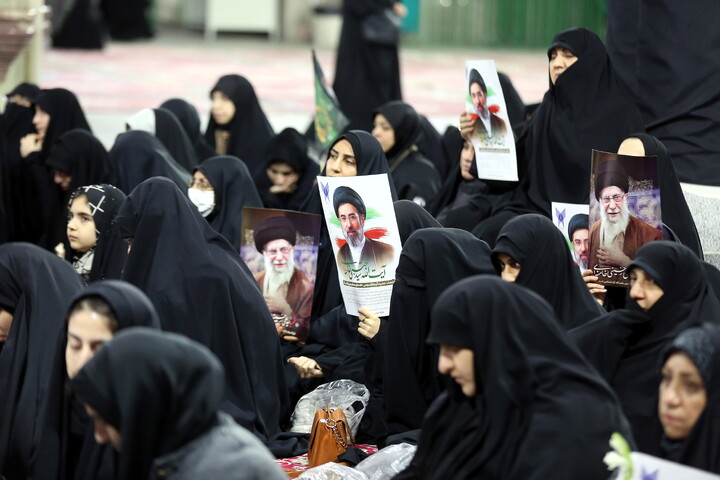تصاویر/ اجتماع دانشگاهیان استان قم و بیعت با مقام معظم رهبری در حرم مطهر