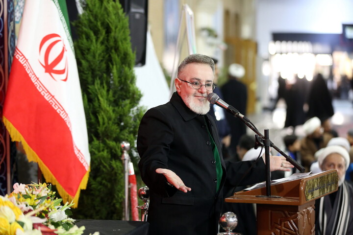 تصاویر/ اجتماع دانشگاهیان استان قم و بیعت با مقام معظم رهبری در حرم مطهر