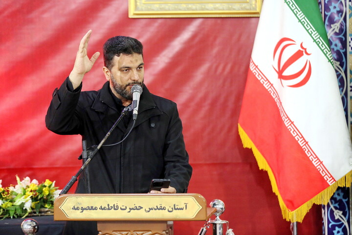 تصاویر/ اجتماع دانشگاهیان استان قم و بیعت با مقام معظم رهبری در حرم مطهر