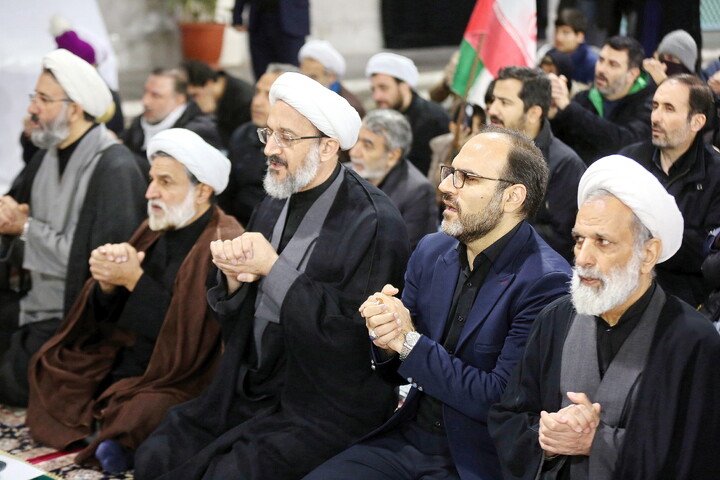 تصاویر/ اجتماع دانشگاهیان استان قم و بیعت با مقام معظم رهبری در حرم مطهر