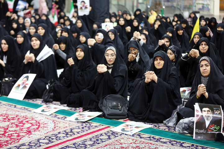 تصاویر/ اجتماع دانشگاهیان استان قم و بیعت با مقام معظم رهبری در حرم مطهر