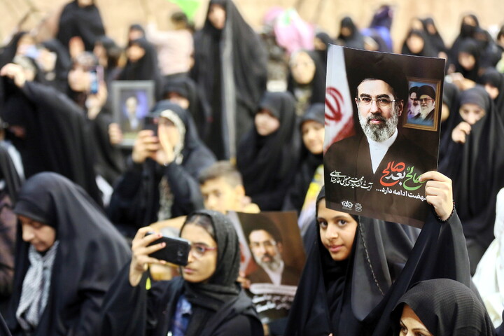 تصاویر/ آیین بیعت حامیان بین المللی انقلاب اسلامی با ولی امر مسلمین جهان