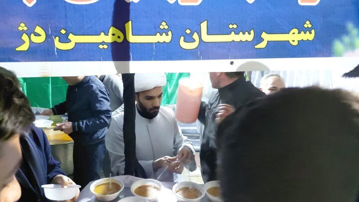 تصاویر/ فعالیت موکب مدرسه علمیه امام محمد باقر علیه السلام شاهین دژ در ایام جنگ رمضان