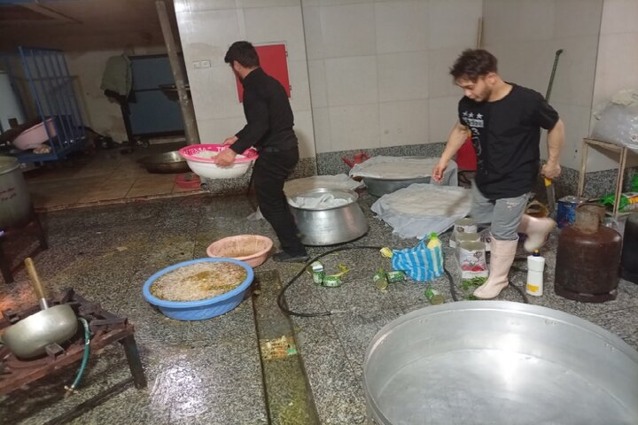 تصاویر/ افطاری در پنج مسجد محله همزمان با شهادت حضرت علی علیه السلام در ارومیه