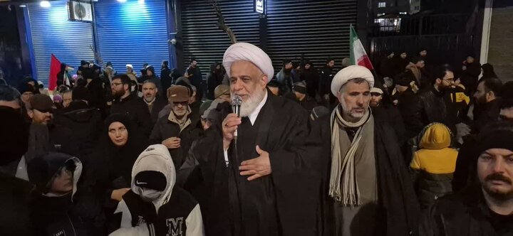 تصاویر /  تجدید بیعت مردم انقلابی آبیک با سومین رهبر انقلاب اسلامی
