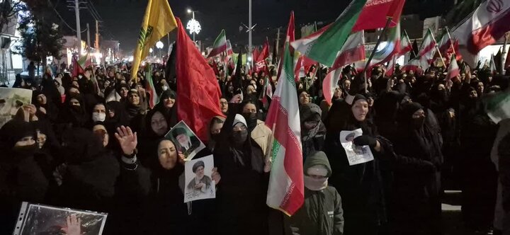 تصاویر /  تجدید بیعت مردم انقلابی آبیک با سومین رهبر انقلاب اسلامی