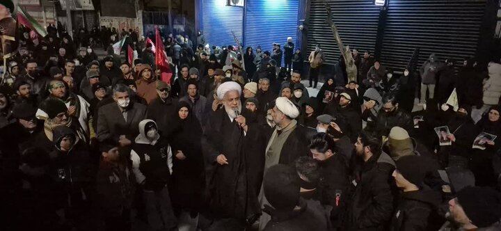تصاویر /  تجدید بیعت مردم انقلابی آبیک با سومین رهبر انقلاب اسلامی