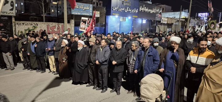 تصاویر /  تجدید بیعت مردم انقلابی آبیک با سومین رهبر انقلاب اسلامی