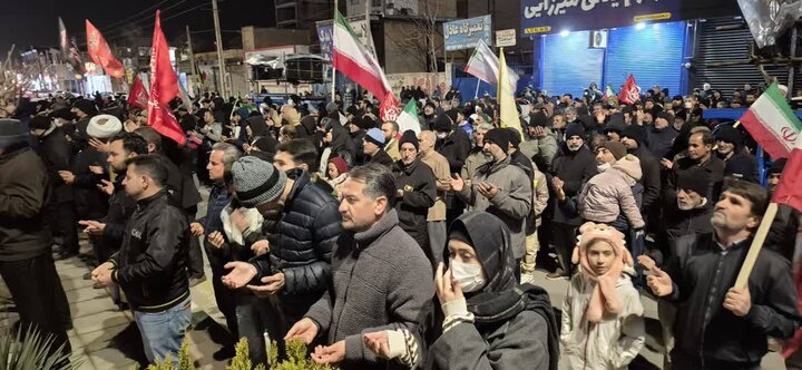 تصاویر /  تجدید بیعت مردم انقلابی آبیک با سومین رهبر انقلاب اسلامی