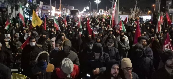 تصاویر /  تجدید بیعت مردم انقلابی آبیک با سومین رهبر انقلاب اسلامی