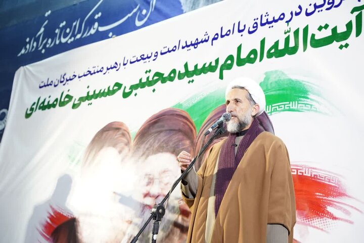 تصاویر / بیعت اقشار مختلف مردم استان قزوین با سومین  رهبر انقلاب اسلامی