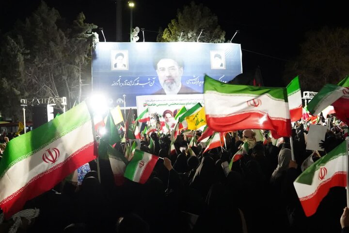 تصاویر / بیعت اقشار مختلف مردم استان قزوین با سومین  رهبر انقلاب اسلامی