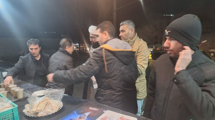 تصاویر/ فعالیت گروه جهادی مدرسه علمیه امیرالمؤمنین علیه‌السلام تبریز با هدف تبیین جایگاه ولایت فقیه