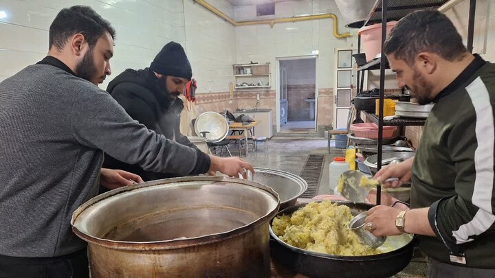 تصاویر/ فعالیت گروه جهادی مدرسه علمیه امیرالمؤمنین علیه‌السلام تبریز با هدف تبیین جایگاه ولایت فقیه