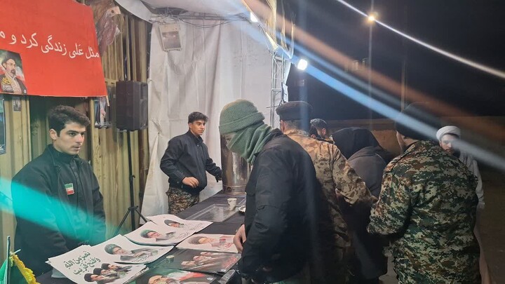تصاویر/ فعالیت گروه جهادی مدرسه علمیه امیرالمؤمنین علیه‌السلام تبریز با هدف تبیین جایگاه ولایت فقیه