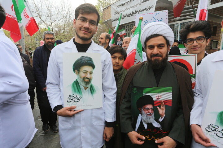 تصاویر / تجمع کادر بهداشت و درمان استان اصفهان در محکومیت جنایات آمریکایی صهیونی
