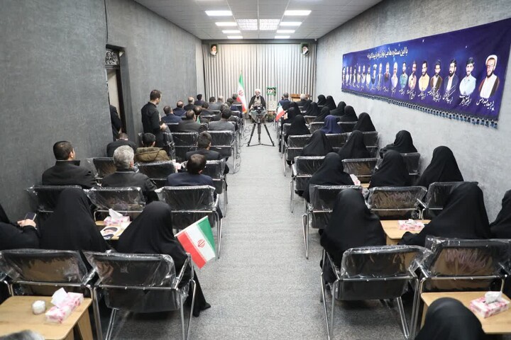 تصاویر/ دیدار جمعی از معلمان و فرهنگیان با نماینده ولی فقیه استان سمنان