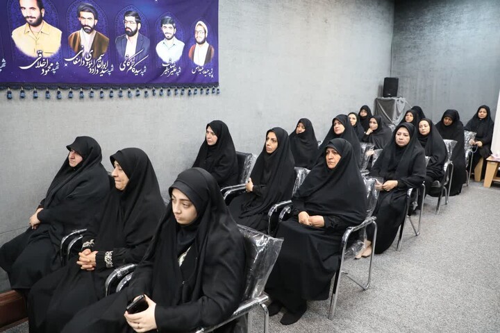 تصاویر/ دیدار جمعی از معلمان و فرهنگیان با نماینده ولی فقیه استان سمنان