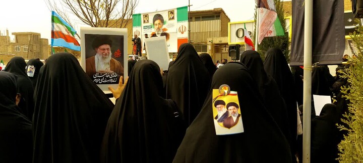 تصاویر | اجتماع بانوان فاطمی خمینی شهر در بیعت با رهبر معظم انقلاب