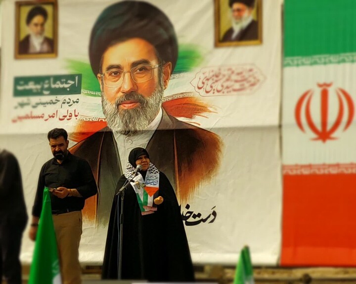 تصاویر | اجتماع بانوان فاطمی خمینی شهر در بیعت با رهبر معظم انقلاب