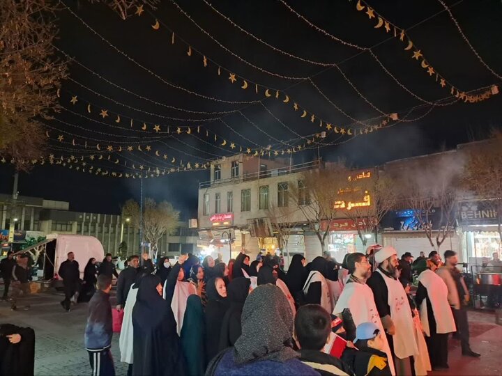 تصاویر/پرشور طلاب شهر اراک در اجتماعات شبانه به صورت کفن‌پوش