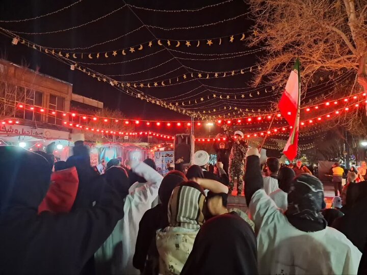 تصاویر/پرشور طلاب شهر اراک در اجتماعات شبانه به صورت کفن‌پوش