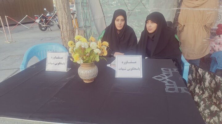 تصاویر/حضور طلاب مدرسه علمیه تخصصی ریحانه‌النبی اراک در موکب های سطح شهر در جنگ رمضان