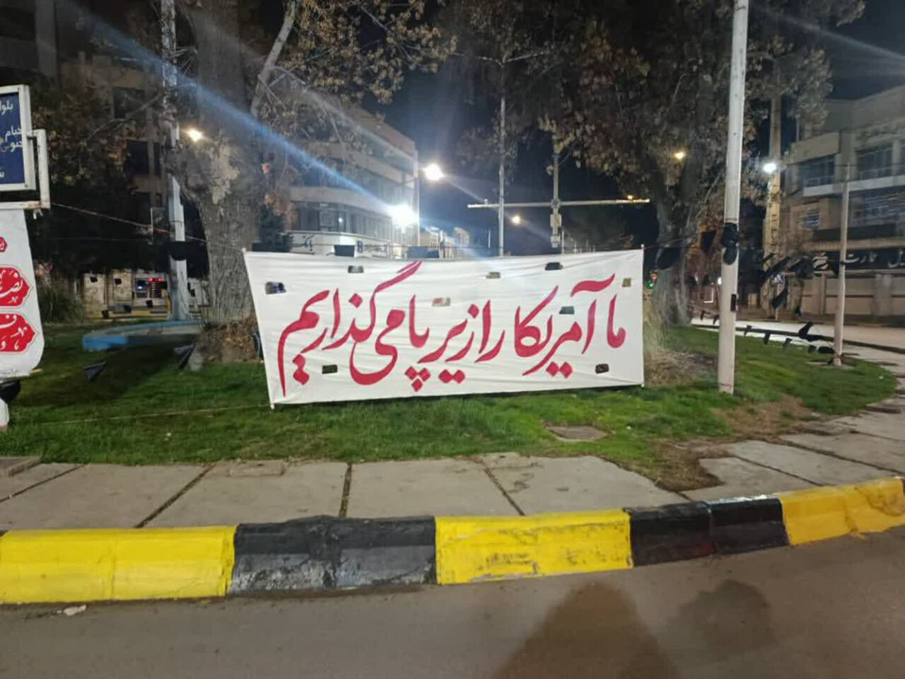 روحیه جهادی طلاب ارومیه در خدمت به مردم و پشتیبانی از جبهه مقاومت+ عکس و فیلم