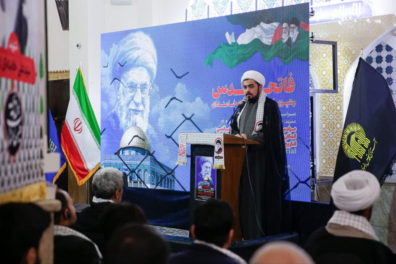 همایش بزرگ «فاتحان قدس، رهپویان مکتب خامنه‌ای» در حرم مطهر رضوی