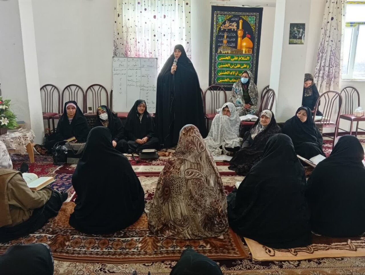 طلاب مدرسه علمیه زینب‌کبری(س) ارومیه پای کار فعالیت‌های جهادی در ماه رمضان + عکس