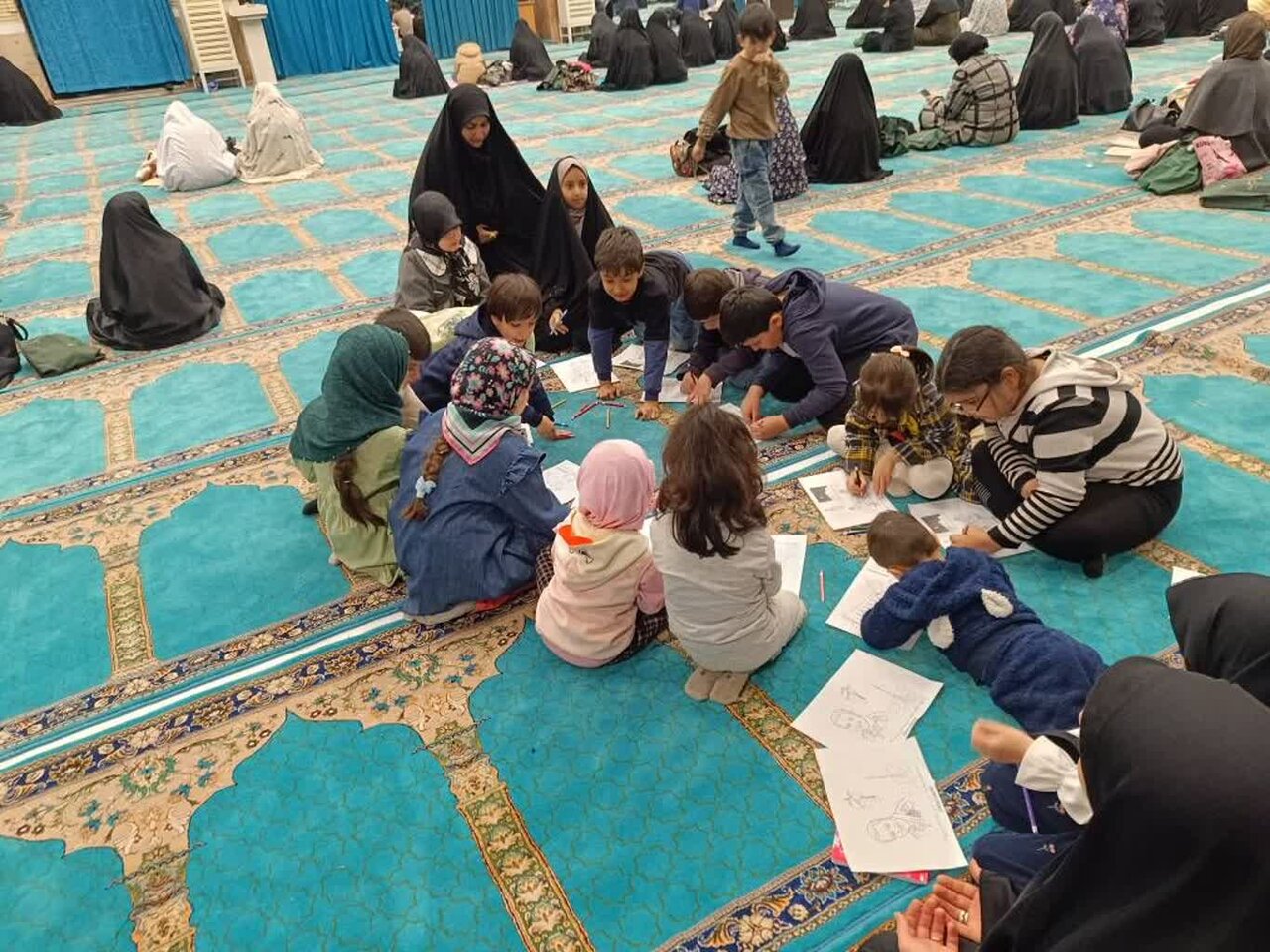 طلاب مدرسه علمیه زینب‌کبری(س) ارومیه پای کار فعالیت‌های جهادی در ماه رمضان + عکس