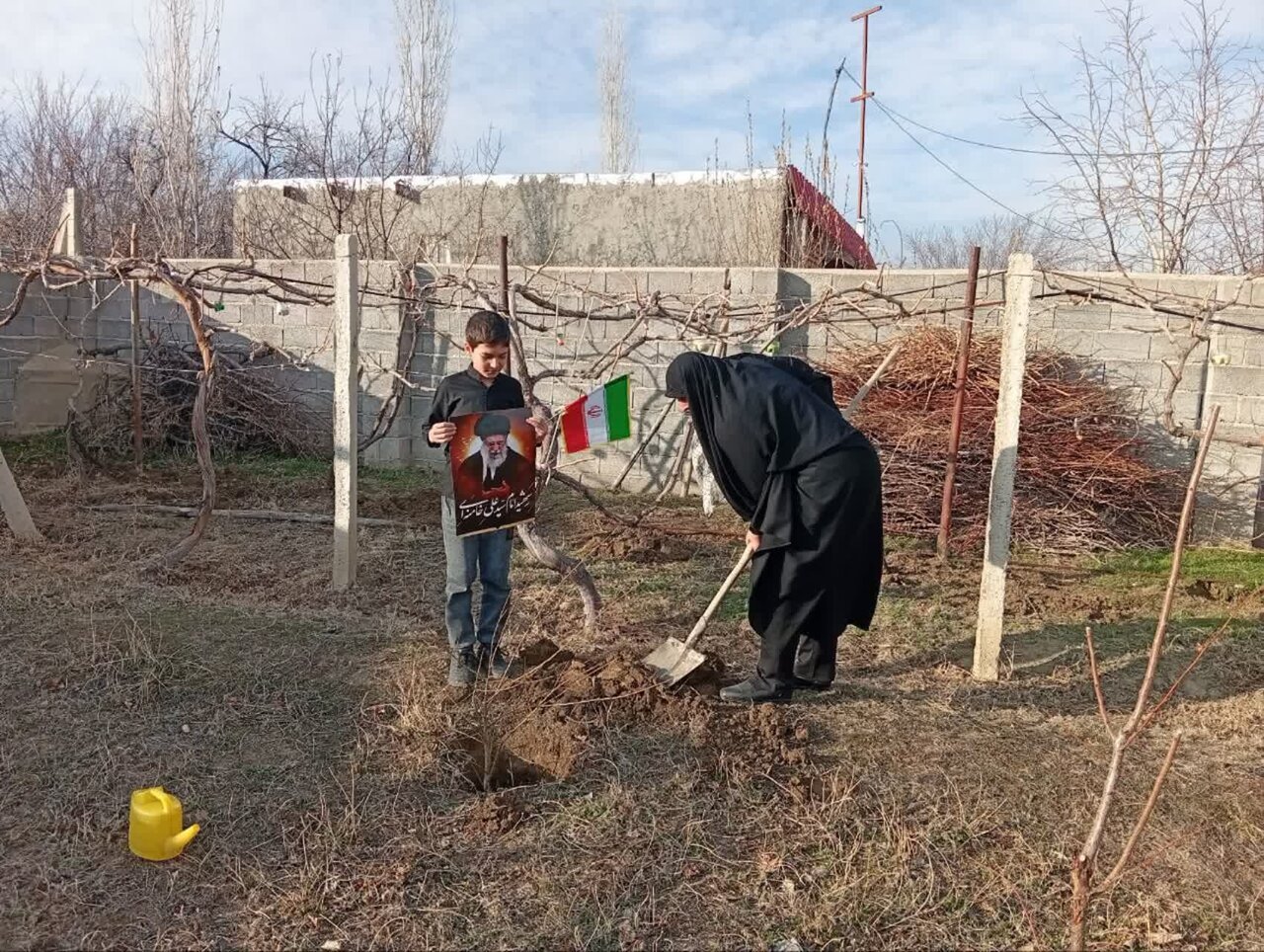 طلاب مدرسه علمیه زینب‌کبری(س) ارومیه پای کار فعالیت‌های جهادی در ماه رمضان + عکس