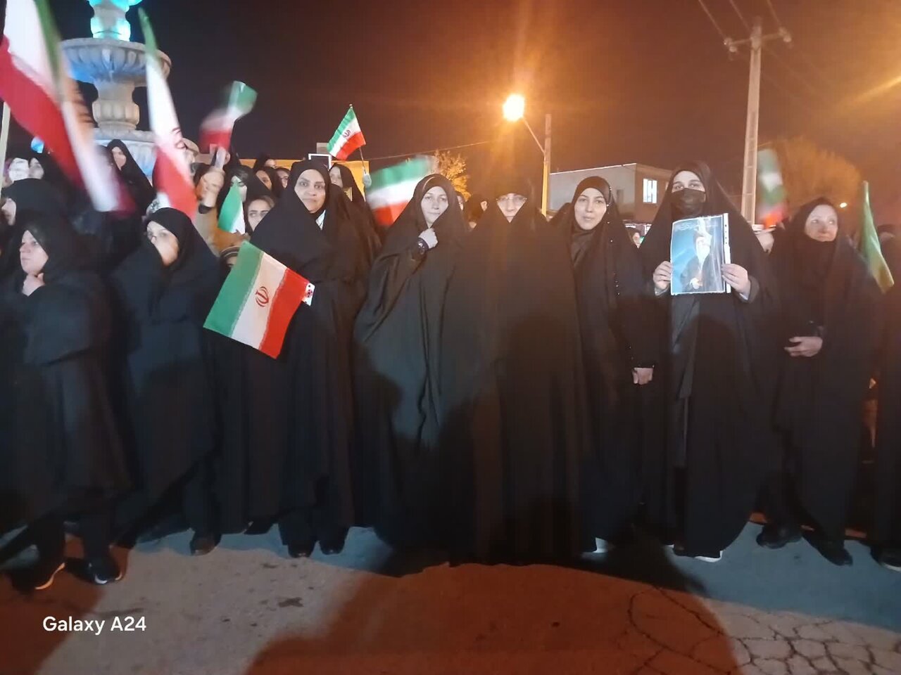 طلاب خواهر شاهین‌دژ در میدان جهاد تبیین و خدمات‌رسانی به مردم+ تصاویر
