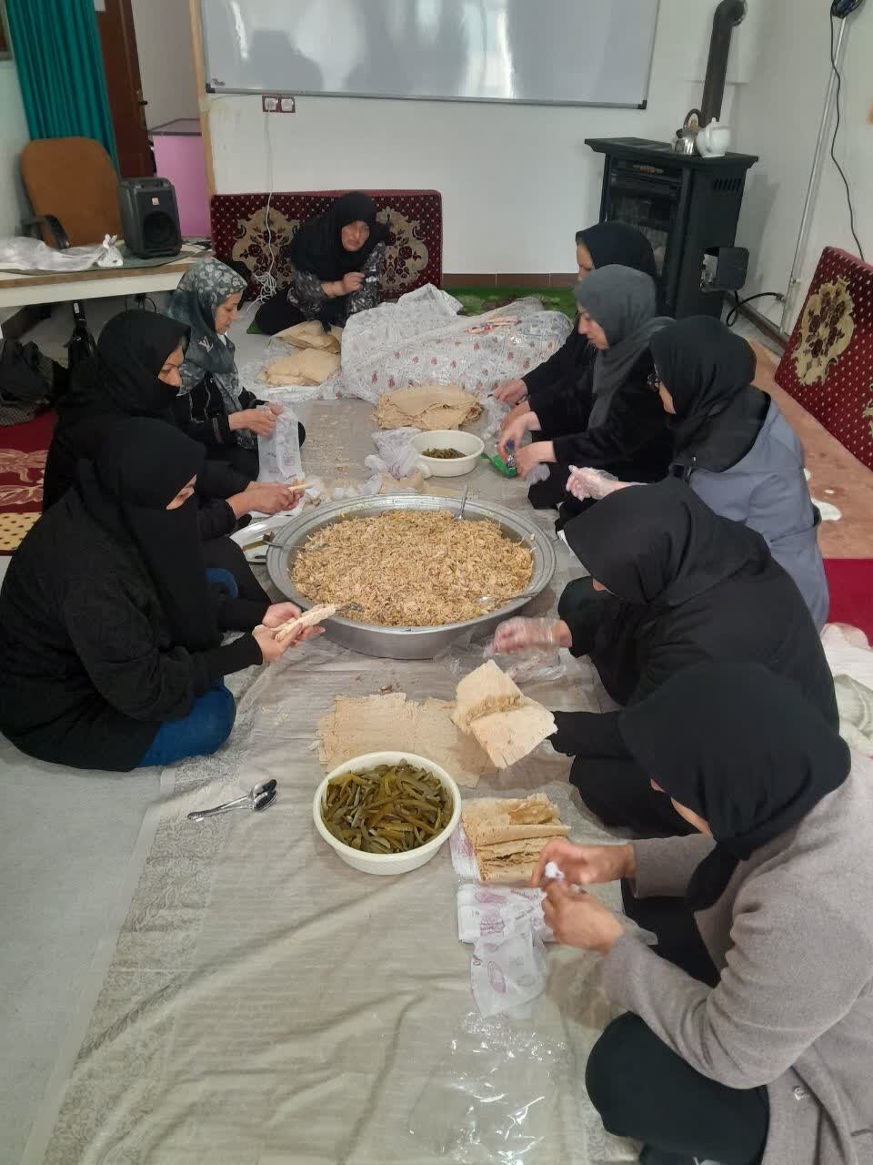 طلاب خواهر شاهین‌دژ در میدان جهاد تبیین و خدمات‌رسانی به مردم+ تصاویر