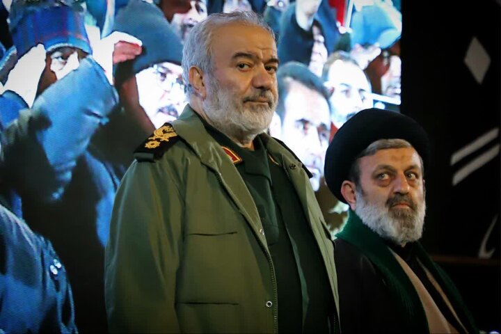 تصاویر/مراسم شبی با شهدای والامقام سردار شهید اسلام سپهبد محمد پاکپور و سرهنگ پاسدار حاج وحید هاشمی در اراک