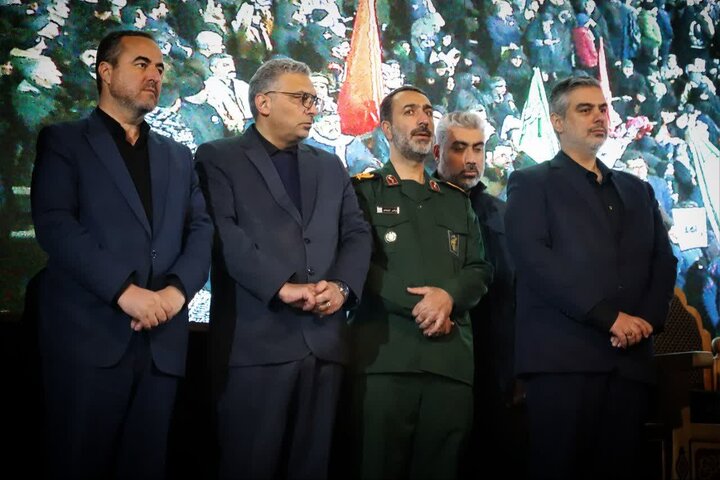 تصاویر/مراسم شبی با شهدای والامقام سردار شهید اسلام سپهبد محمد پاکپور و سرهنگ پاسدار حاج وحید هاشمی در اراک