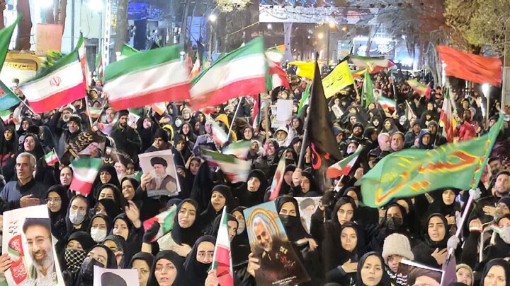 تصاویر / تجمع هم‌بستگی و انتقام‌جویی مردم ملایر