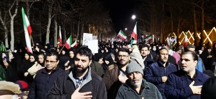 تصاویر/ اجتماع مردمی بیعت با رهبر معظم انقلاب و محکومیت رژیم صهیونیستی و آمریکای جنایتکار در نطنز