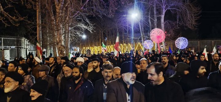 تصاویر/ اجتماع مردمی بیعت با رهبر معظم انقلاب و محکومیت رژیم صهیونیستی و آمریکای جنایتکار در نطنز
