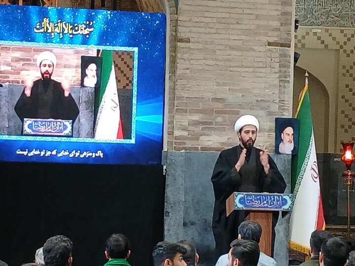 تصاویر مراسم احیای شب قدر۲۳ماه مبارک رمضان در حرم رضوی