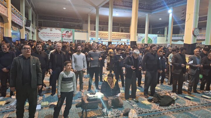 تصاویر/ نجوای عاشقانه با معبود در سومین شب قدر در میاندوآب